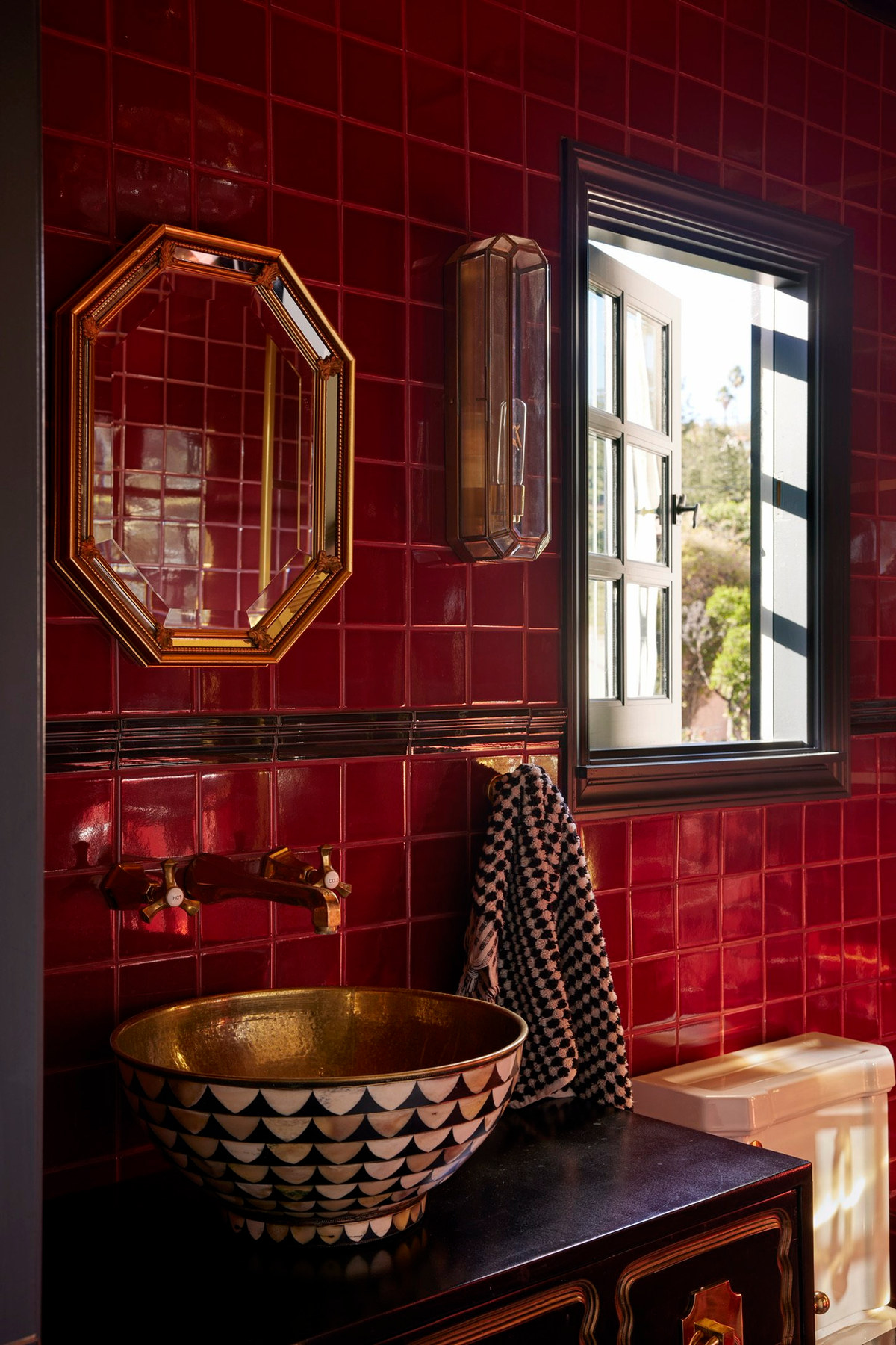 Berendo residential interior by Studio Nauleau in Los Feliz, Los Angeles, view 23